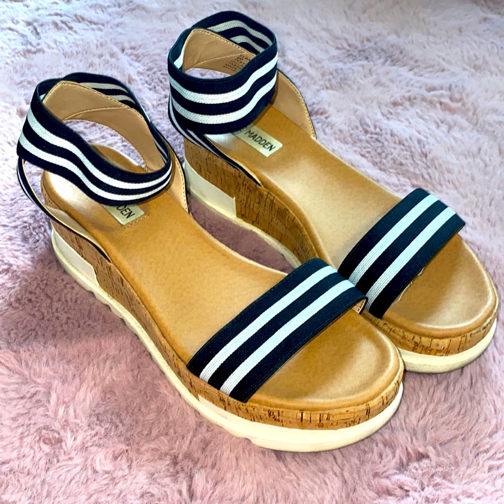 Steve Madden platform sandal